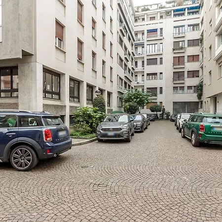 Apartment Uberto Visconti Di Modrone B