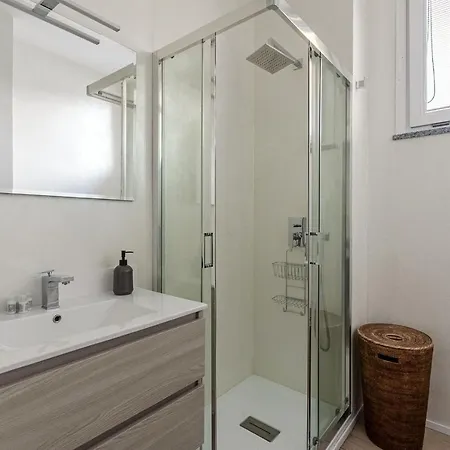 Apartment Uberto Visconti Di Modrone B *