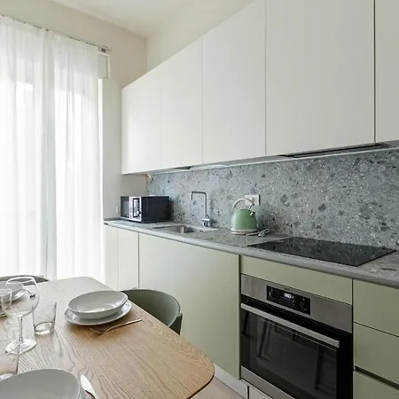 Apartment Uberto Visconti Di Modrone B