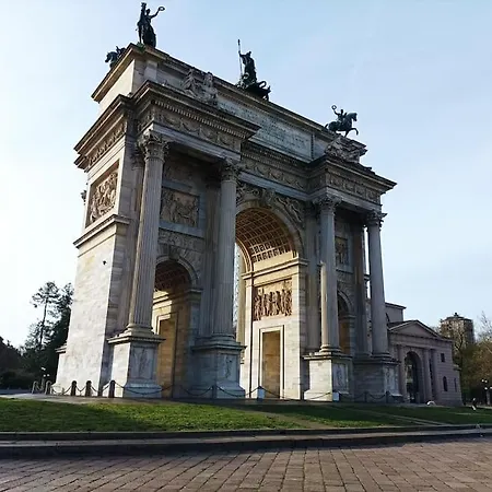 Lovely Arch * Milán
