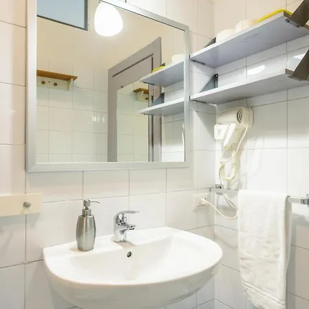 Luna Homes - In Farini Apartment Mailand