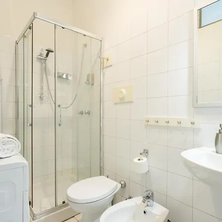 Luna Homes - In Farini Apartment Mailand