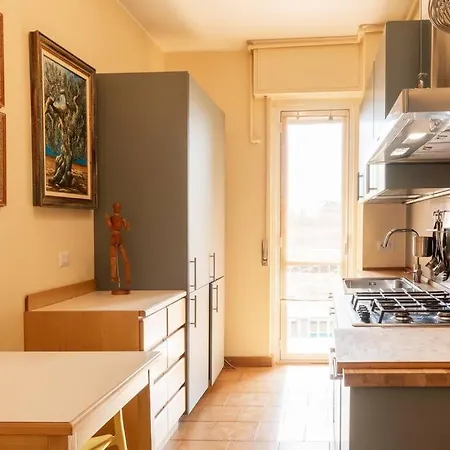 La Casa Dell'artista - *