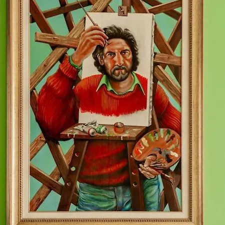 La Casa Dell'artista - *