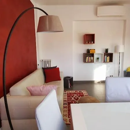 Bilocale Luminoso E Accogliente Zona Marche *