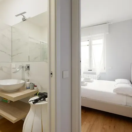 Guesthost - Cimiano M2 Balcony Apartmán *