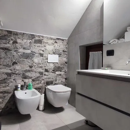 Viale Corsica 99 * Milánó