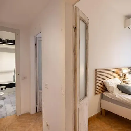 Navigli Ringhiera House