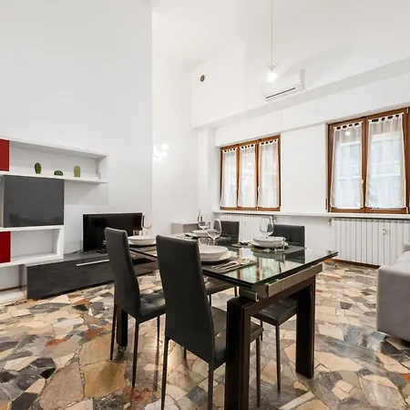 Con Metro Diretta 10 Minuti Duomo ميلان