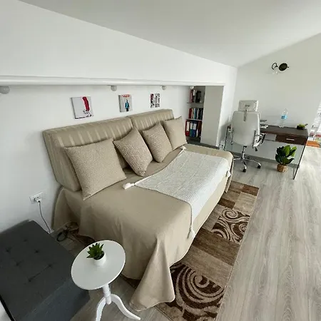 Appartement Con Ampia Terrazza E Vista Su