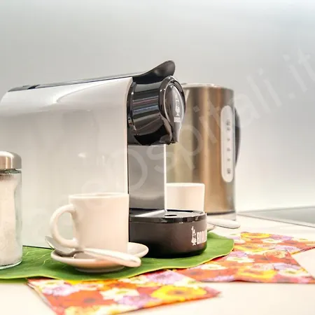 Guesthost - Certosa And Mind Apartment! アパート ミラノ