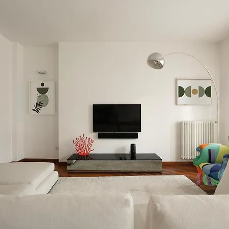 Santa Tecla Living Bronzetti 8 * מילאנו