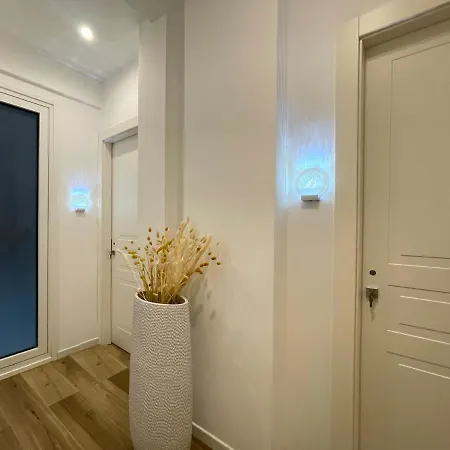 B And G San Babila- Luxury In The Heart Of - Design District מילאנו