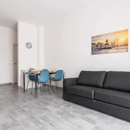 Da Anna E Vanni Ai Navigli *