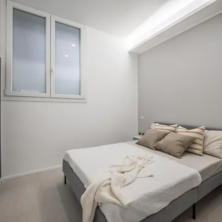 Jj6 Loreto-duomo - Esclusive - Chic - Luxury דירה *