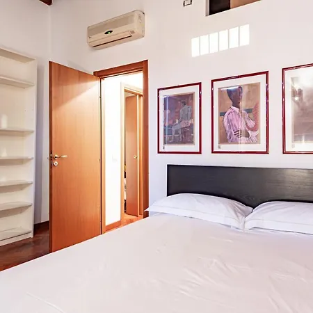 Ticinese Livings Comfy - Full City Center شقة *