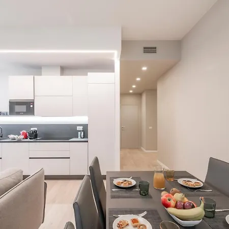 De Amicis, 25 - Nel Cuore Di Mediolan