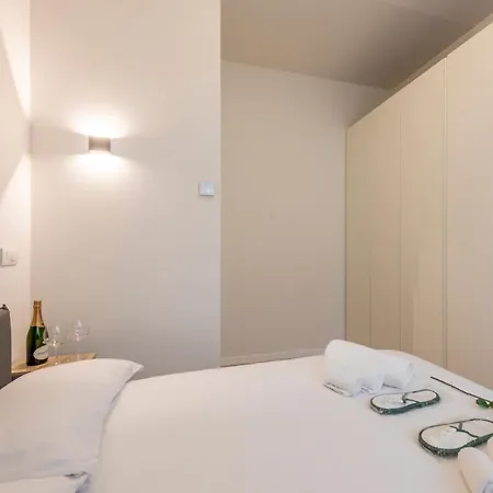 De Amicis, 25 – Nel Cuore Di * Milaan