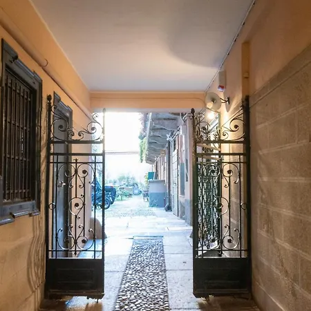 Ihost - Ticinese 75 * Milano