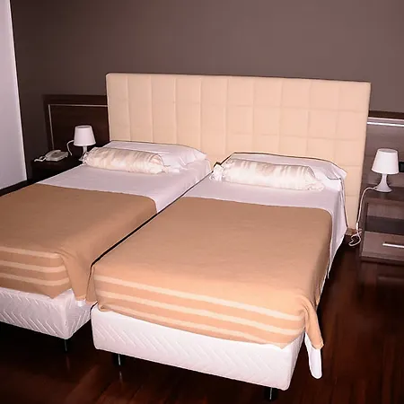 ميلانو بالمانوفا ميلان