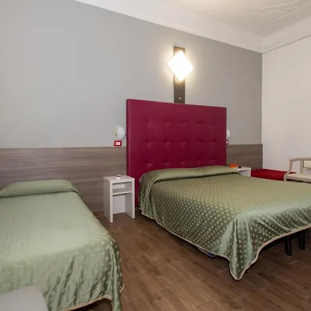 Piola Hotel 2*