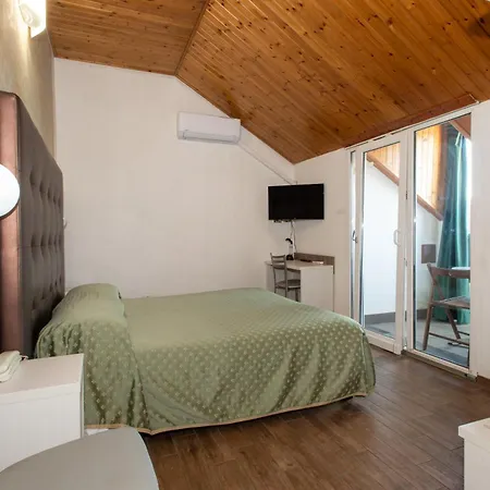 Hotel Piola