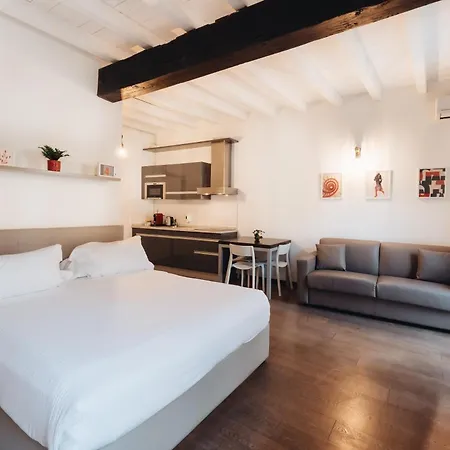 تشارمينغ بريرا - مادونينا ميلان