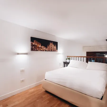 Charming De Togni ミラノ