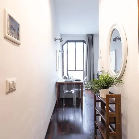 - Duomo Luxury V Apartment *