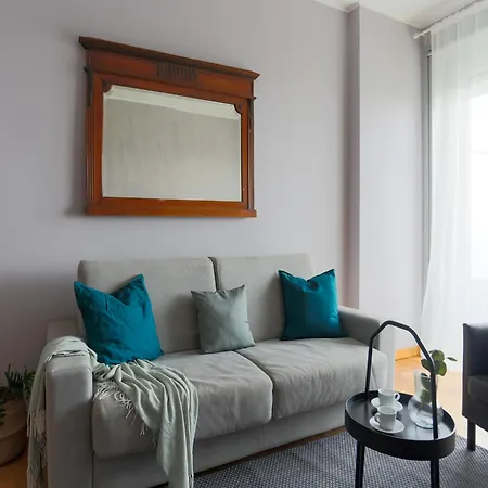 The Rent - Spacious One-bedroom In Moscova District *