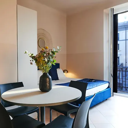 Retreats Navigli Apartament