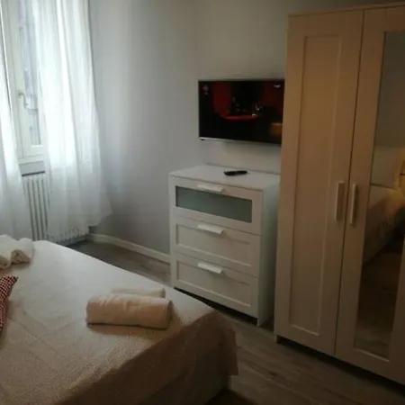 Mm3/repubblica A 5 Minuti Dal Duomo דירה