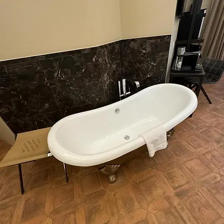 Domus Camillus בית הארחה 4*