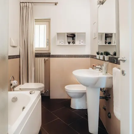 تشارمينغ بريرا - مادونينا *