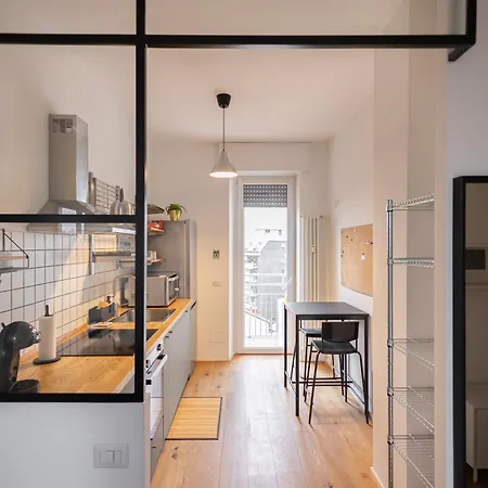 Nuovissimo Trilocale A 200 Metri Da Zara * Milán