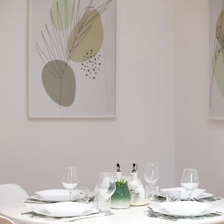 Lägenhet 5 Guests - Modern With Balcony Milano