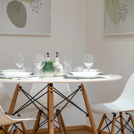5 Guests - Modern With Balcony Lägenhet Milano