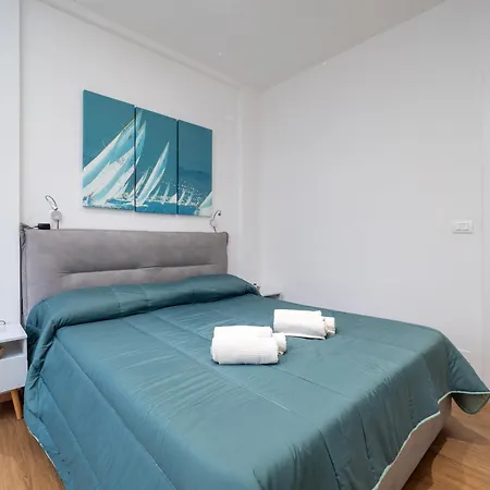 5 Guests - Modern With Balcony * Milano