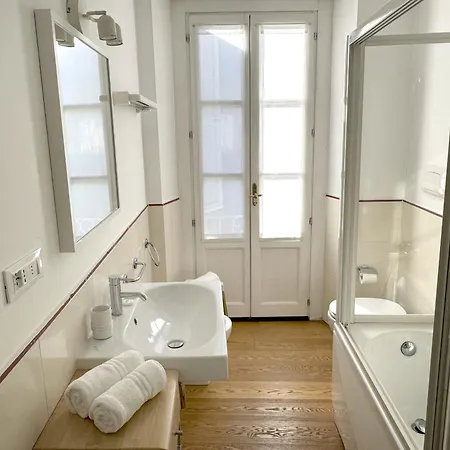Joivy Cosy Ticinese Retreat 1-bed Flat Near The Duomo * ミラノ