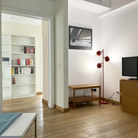 Joivy Cosy Ticinese Retreat 1-bed Flat Near The Duomo * ミラノ