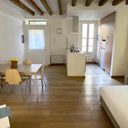 Joivy Cosy Ticinese Retreat 1-bed Flat Near The Duomo * ミラノ