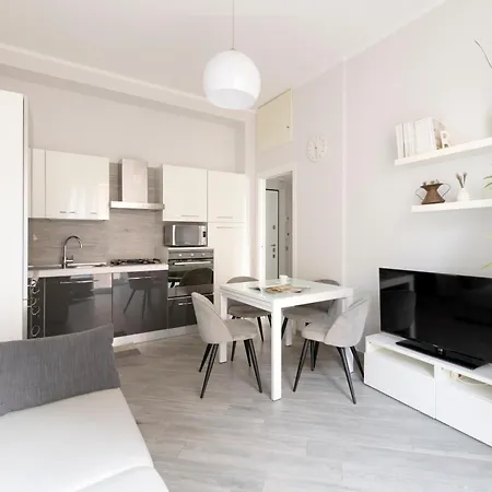 Adorable Centre, 2 Bd, 4 Guests *