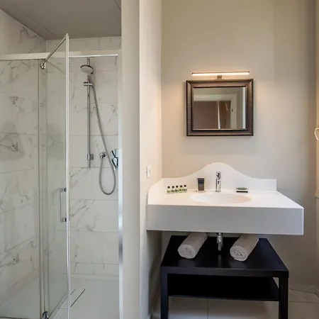 Daplace - Corso Monforte 4*