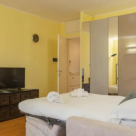 Xenia - Elegant 10 Min From Linate Apartment