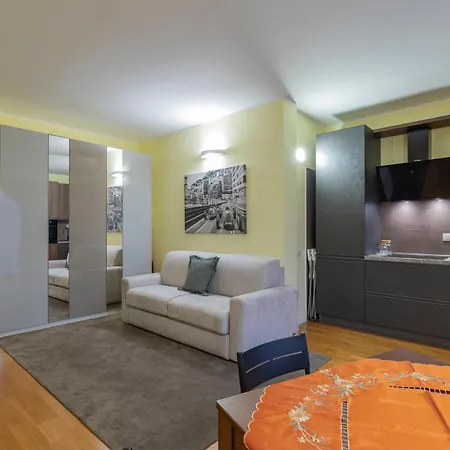 Xenia - Elegant 10 Min From Linate Mediolan