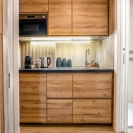 Woodstock Deluxe By Station Apartment *