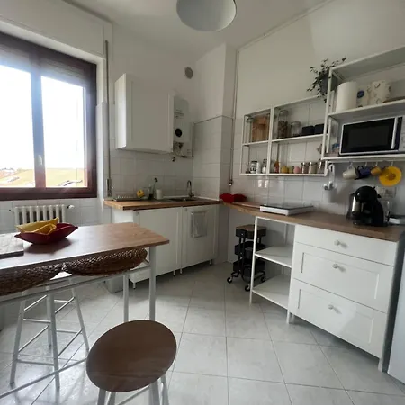 The 6th Floor Flat - Direct Link To Centre In 8 Mins Lägenhet *