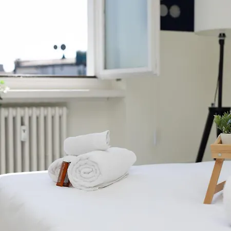 Black & White Vista Duomo 400 Metri * Milão