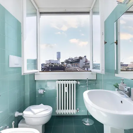 Black & White Vista Duomo 400 Metri Milán