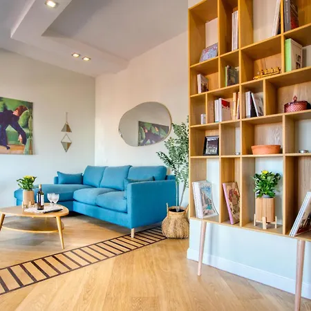 Daire Spacious Penthouse With Panoramic Terrace - 20 Minutes From San Siro & Duomo Milano